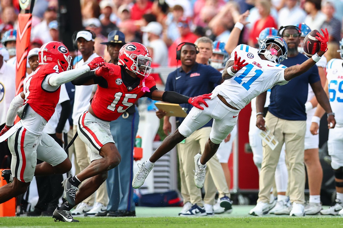 College football Week 9: No. 8 Ole Miss to test defense of No. 13 Sooners in 1 of 3 Top 25 SEC games | iNFOnews.ca
