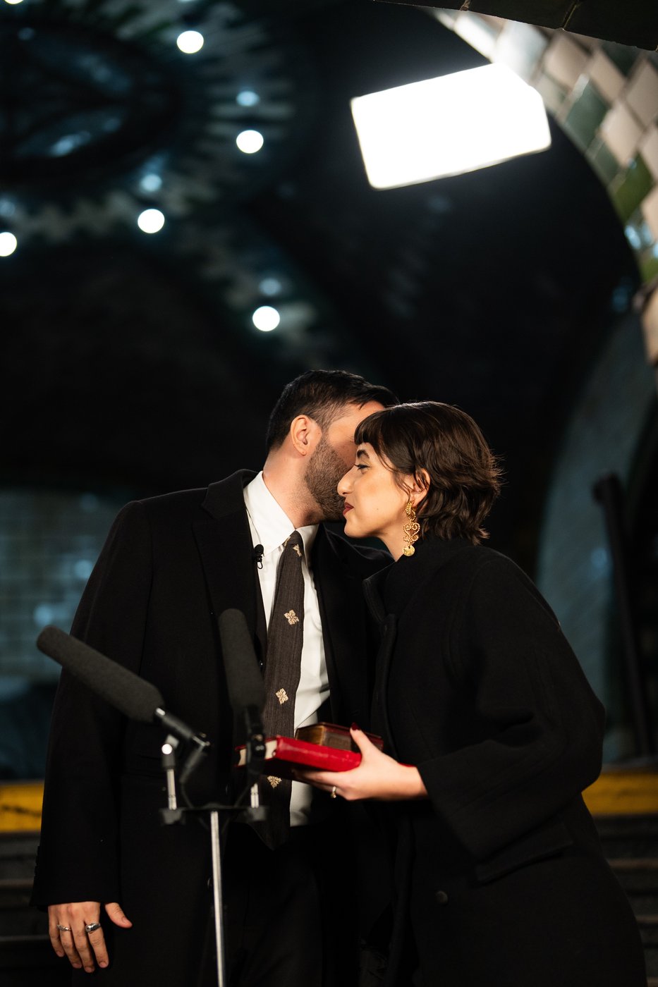 Zohran Mamdani officially sworn in on a Quran full of symbolism | iNFOnews.ca