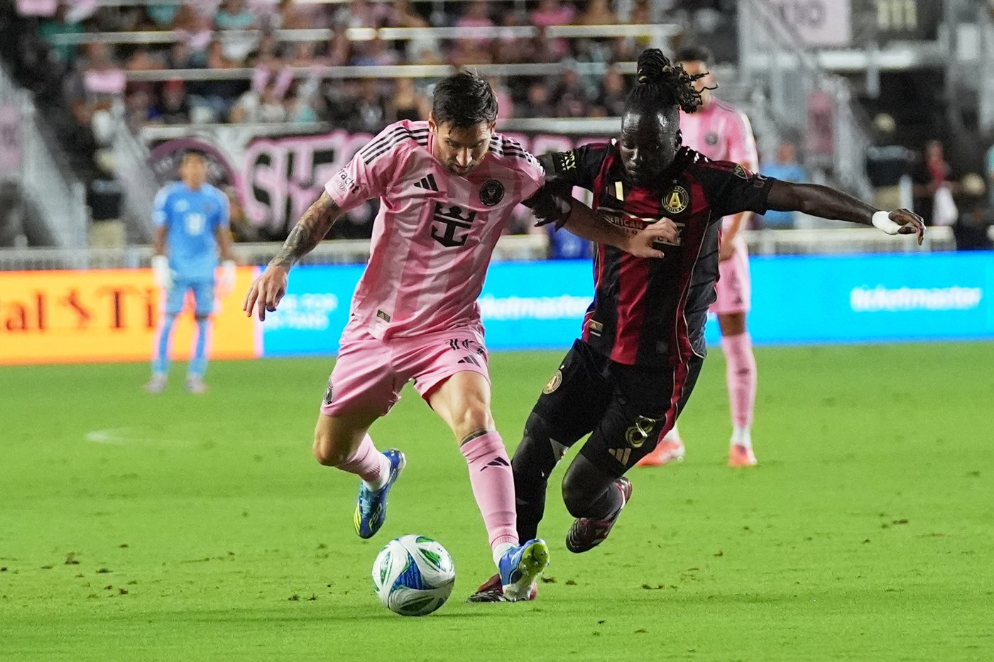 Lionel Messi scores twice, adds assist in Inter Miami's 4-0 victory over Atlanta United | iNFOnews.ca