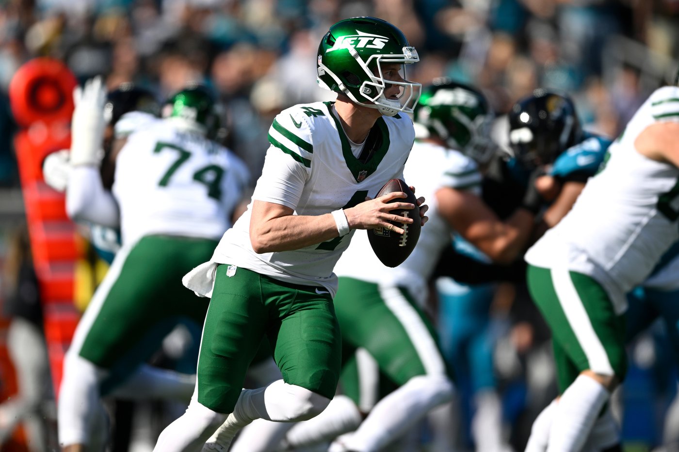 Jets' undrafted rookie Brady Cook will start again at quarterback against the Saints | iNFOnews.ca