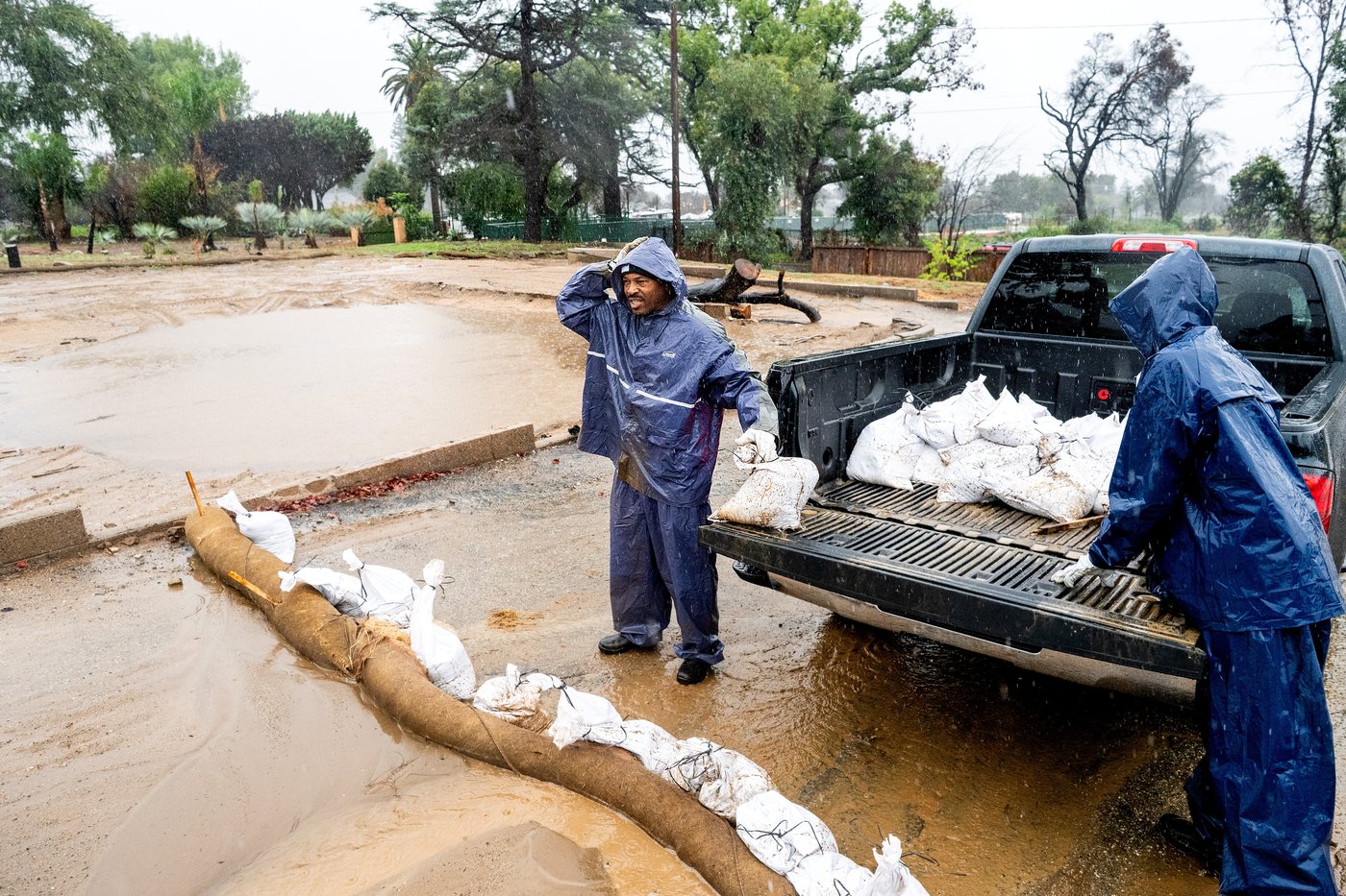 Atmospheric river hits Southern California with risks of flash floods and deaths on stormy seas | iNFOnews.ca Atmospheric river hits Southern California with risks of flash floods and deaths on stormy seas | iNFOnews.ca