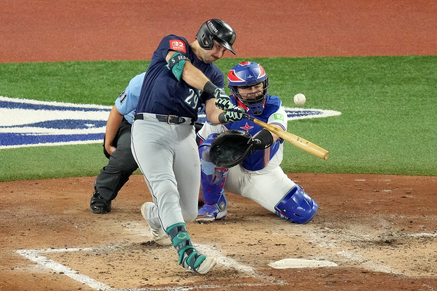 Photo Gallery: Blue Jays advance to World Series with 4-3 win over the Mariners | iNFOnews.ca