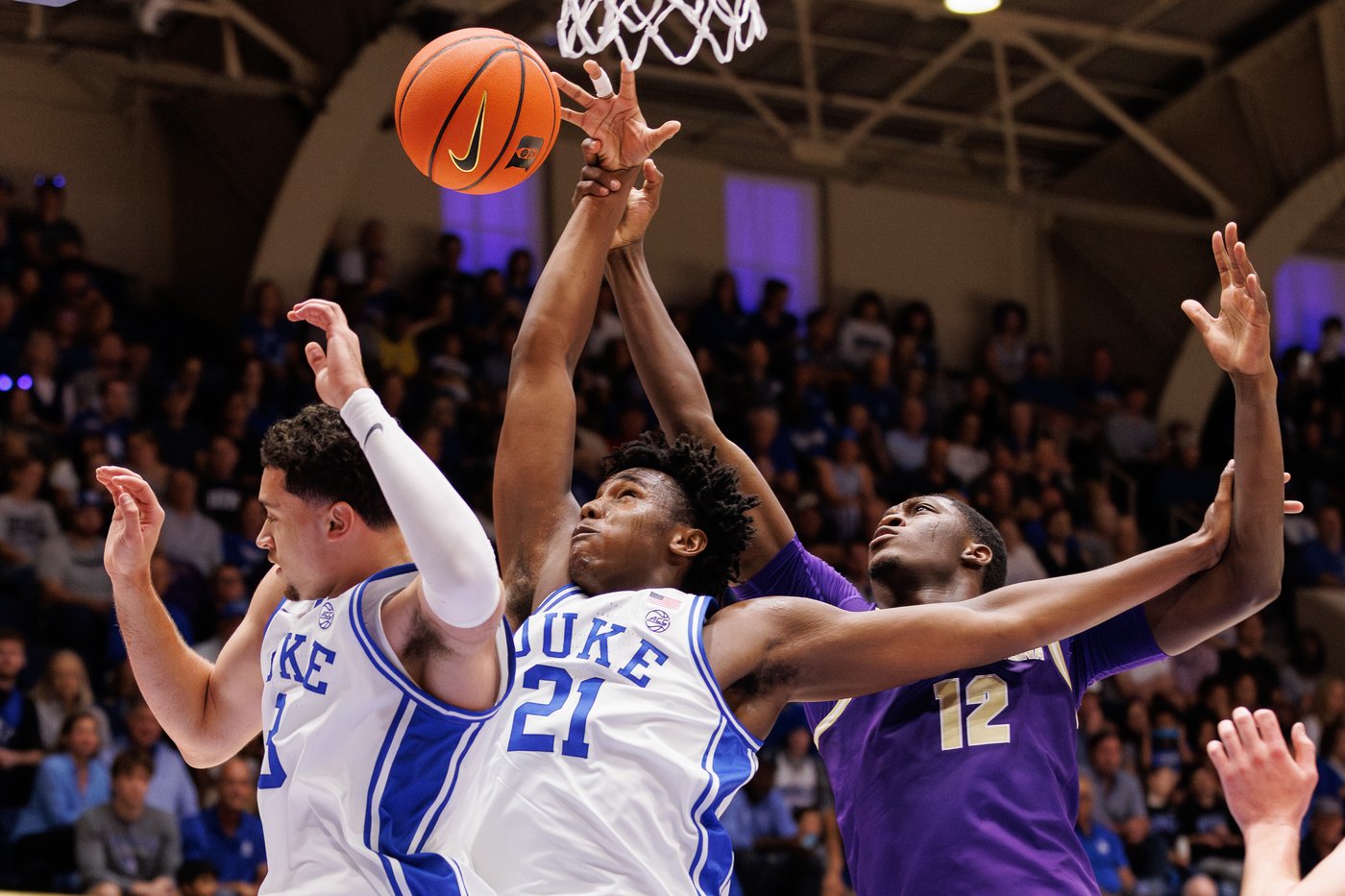 Cameron Boozer scores 25, helps No. 6 Duke top Western Carolina 95-54 in Blue Devils' 1st home game | iNFOnews.ca