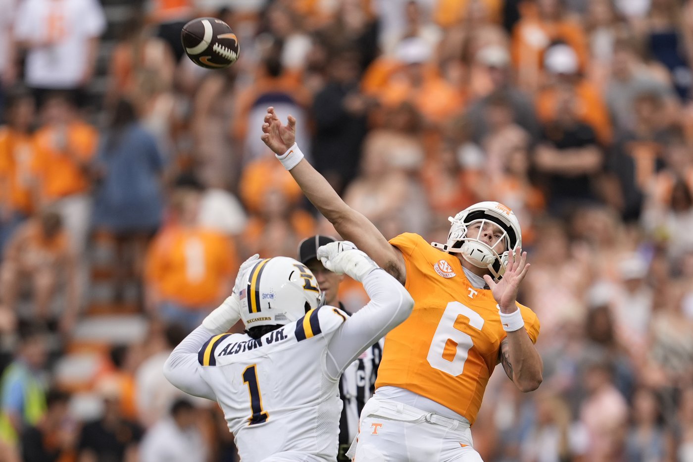 Aguilar throws for 288 yards, 2 TDs to lead No. 22 Tennessee past East Tennessee, 72-17 | iNFOnews.ca Aguilar throws for 288 yards, 2 TDs to lead No. 22 Tennessee past East Tennessee, 72-17 | iNFOnews.ca