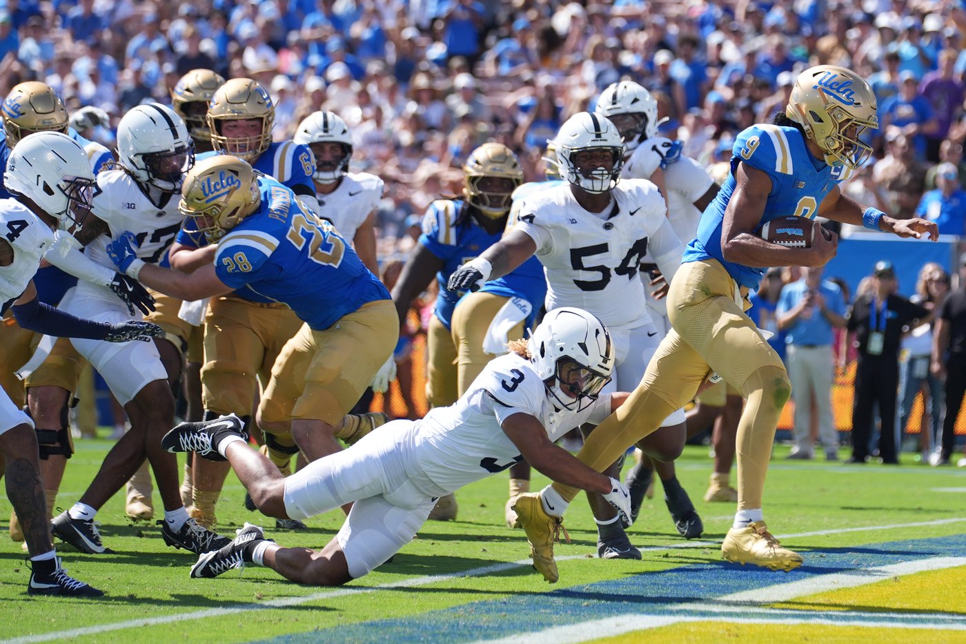 UCLA stuns No. 7 Penn State with Iamaleava's 5 touchdowns, ends 16-game skid against Top-10 teams | iNFOnews.ca