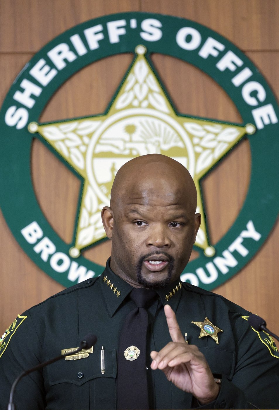 6 more officers fired over handling of domestic violence-fueled triple homicide in South Florida | iNFOnews.ca