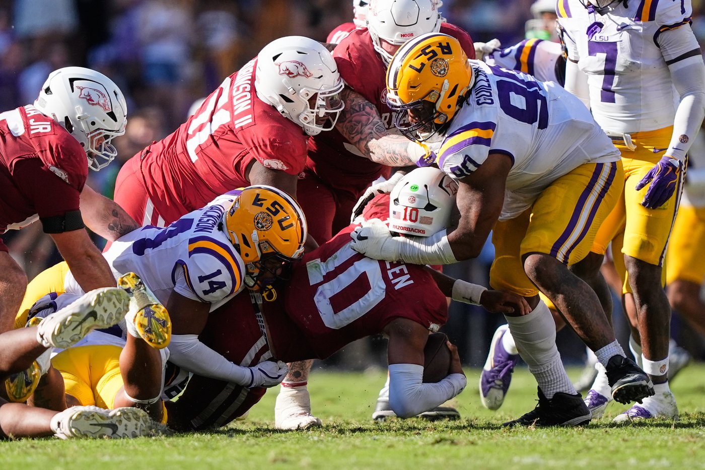 LSU gets first win under interim coach Frank Wilson against Arkansas, 23-22 | iNFOnews.ca LSU gets first win under interim coach Frank Wilson against Arkansas, 23-22 | iNFOnews.ca