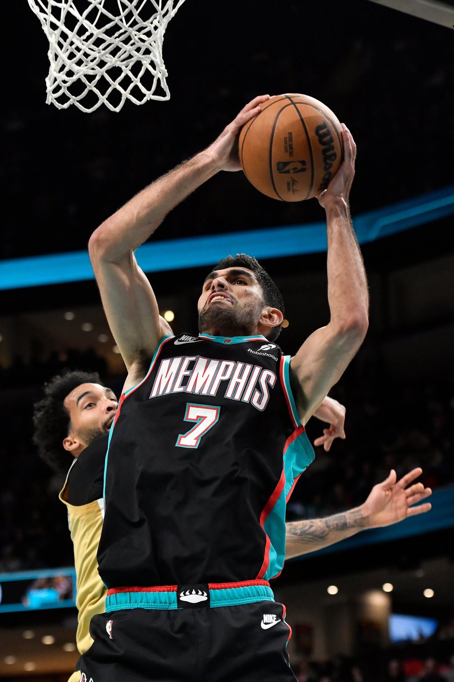 CJ McCollum, Kyshawn George lead Wizards' second-half rally over the Grizzlies 130-122 | iNFOnews.ca