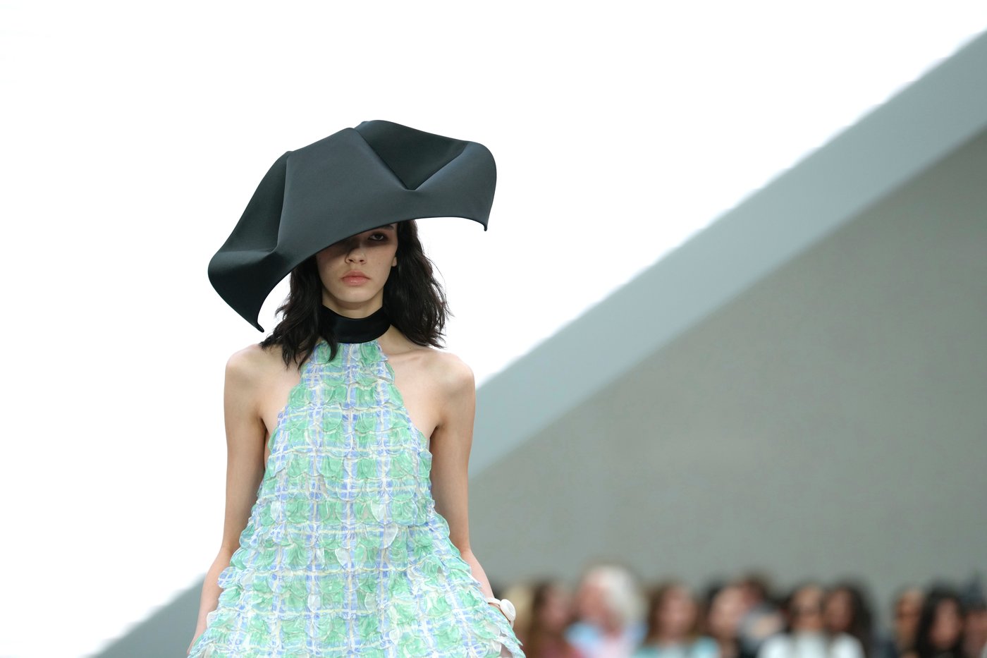 Anderson’s Dior womenswear debut is a montage of ideas, but not a 'New Look' | iNFOnews.ca