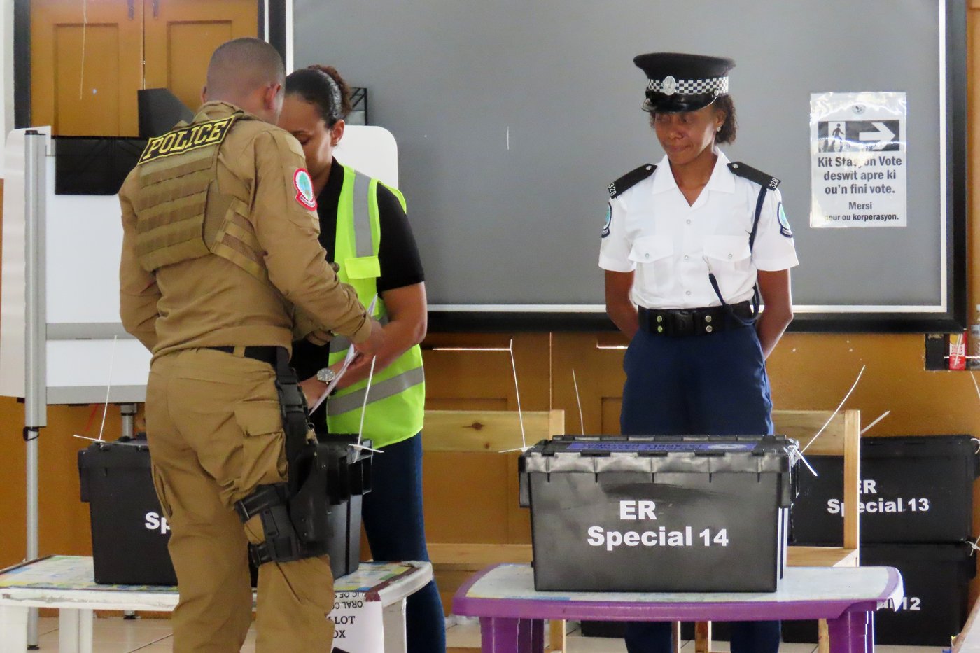 Seychelles holds early voting as many in the nation worry about a drug crisis and environment | iNFOnews.ca