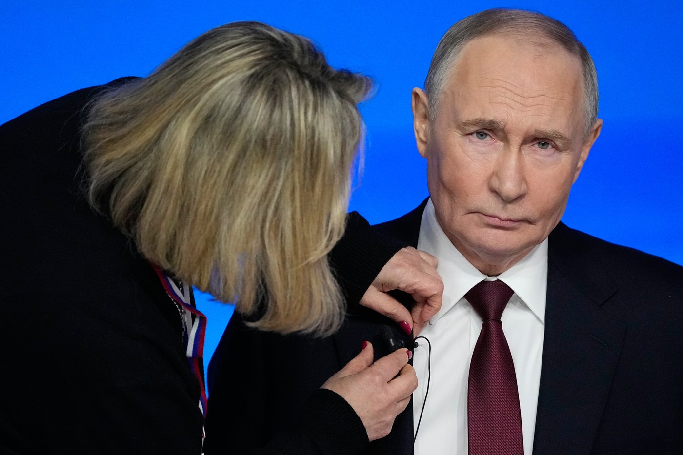 At Putin’s annual news conference, a Russian journalist pops the question - to his girlfriend | iNFOnews.ca