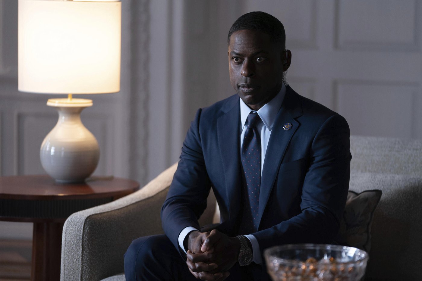 Sterling K. Brown has 3 Emmys, but Dan Fogelman has a bottle of scotch and a story | iNFOnews.ca Sterling K. Brown has 3 Emmys, but Dan Fogelman has a bottle of scotch and a story | iNFOnews.ca