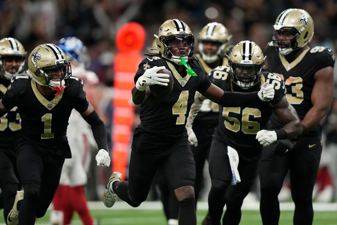 Saints QB Spencer Rattler and coach Kellen Moore get 1st win over mistake-prone Giants, 26-14 | iNFOnews.ca