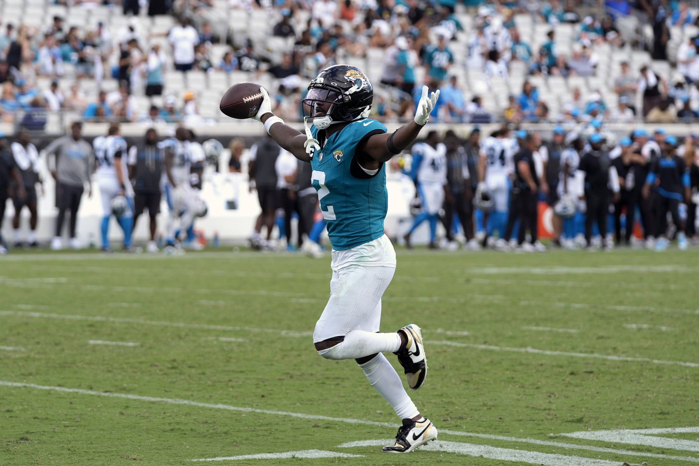 New Jaguars defensive backs Lewis and Murray deliver Texas-sized performances in opener | iNFOnews.ca New Jaguars defensive backs Lewis and Murray deliver Texas-sized performances in opener | iNFOnews.ca
