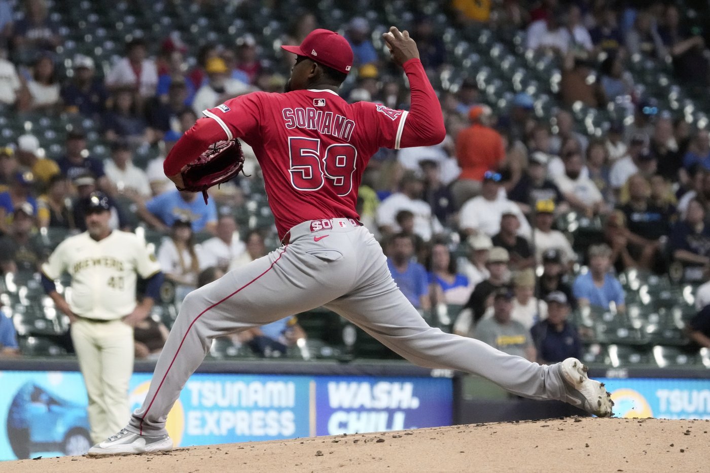 Angels' José Soriano goes on IL with bruised right forearm after getting hit by a line drive | iNFOnews.ca