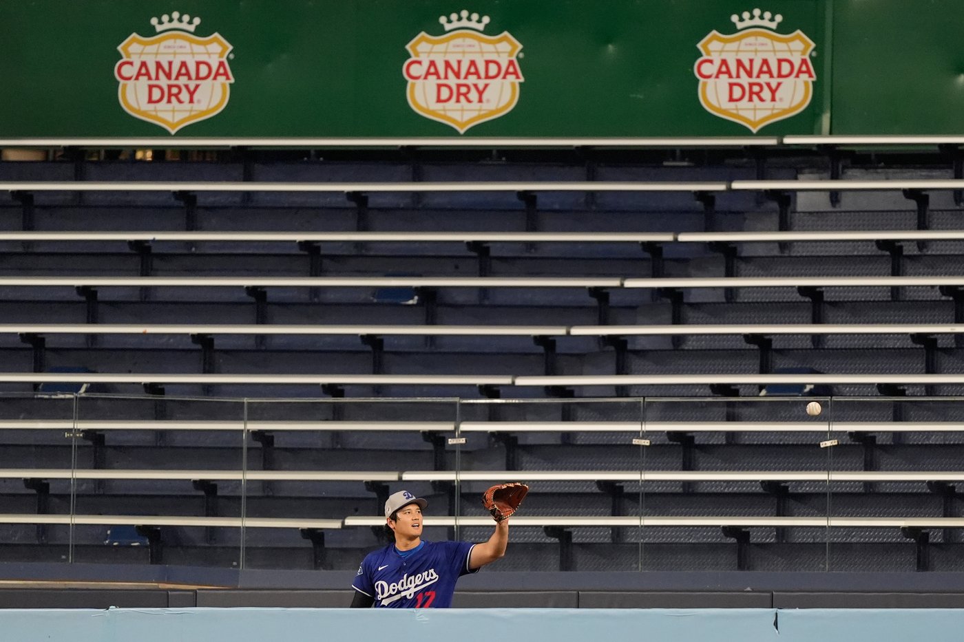 As Dodgers try to become first repeat champion in quarter-century, Roberts hopes he's not a villain | iNFOnews.ca As Dodgers try to become first repeat champion in quarter-century, Roberts hopes he's not a villain | iNFOnews.ca