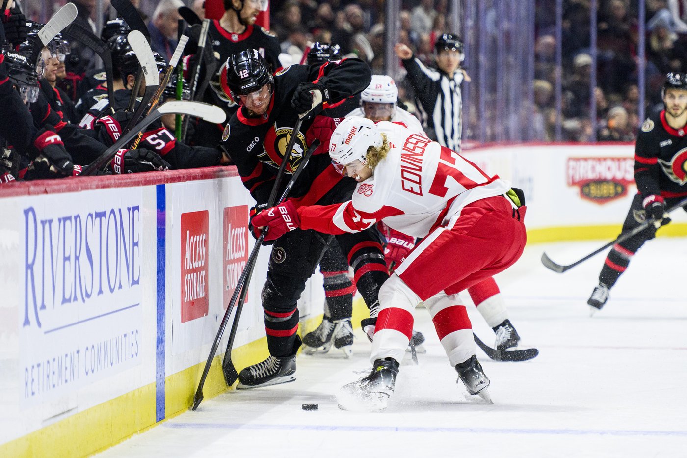 Red Wings pounce on Senators early, hold on for 5-3 win | iNFOnews.ca