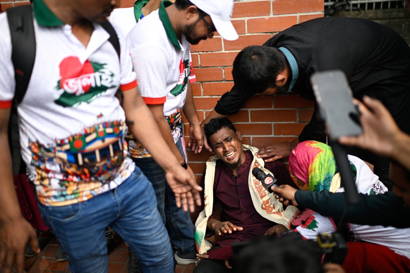 Clashes break out near Bangladesh parliament as major parties sign a roadmap for change | iNFOnews.ca Clashes break out near Bangladesh parliament as major parties sign a roadmap for change | iNFOnews.ca