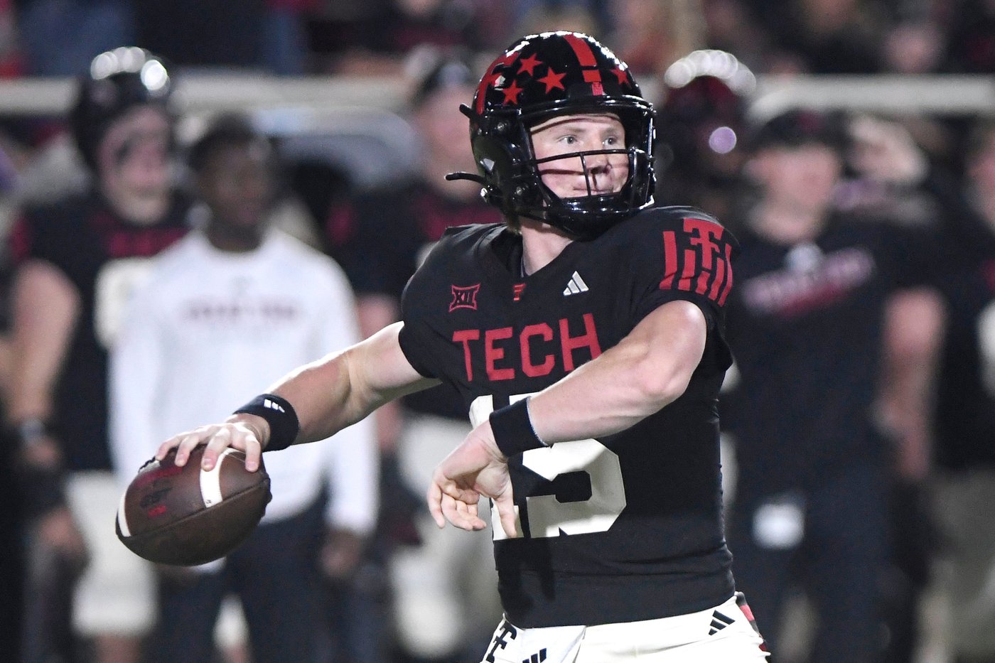 Dickey runs for 263 yards as No. 9 Texas Tech overcomes Morton's injury to beat Kansas | iNFOnews.ca