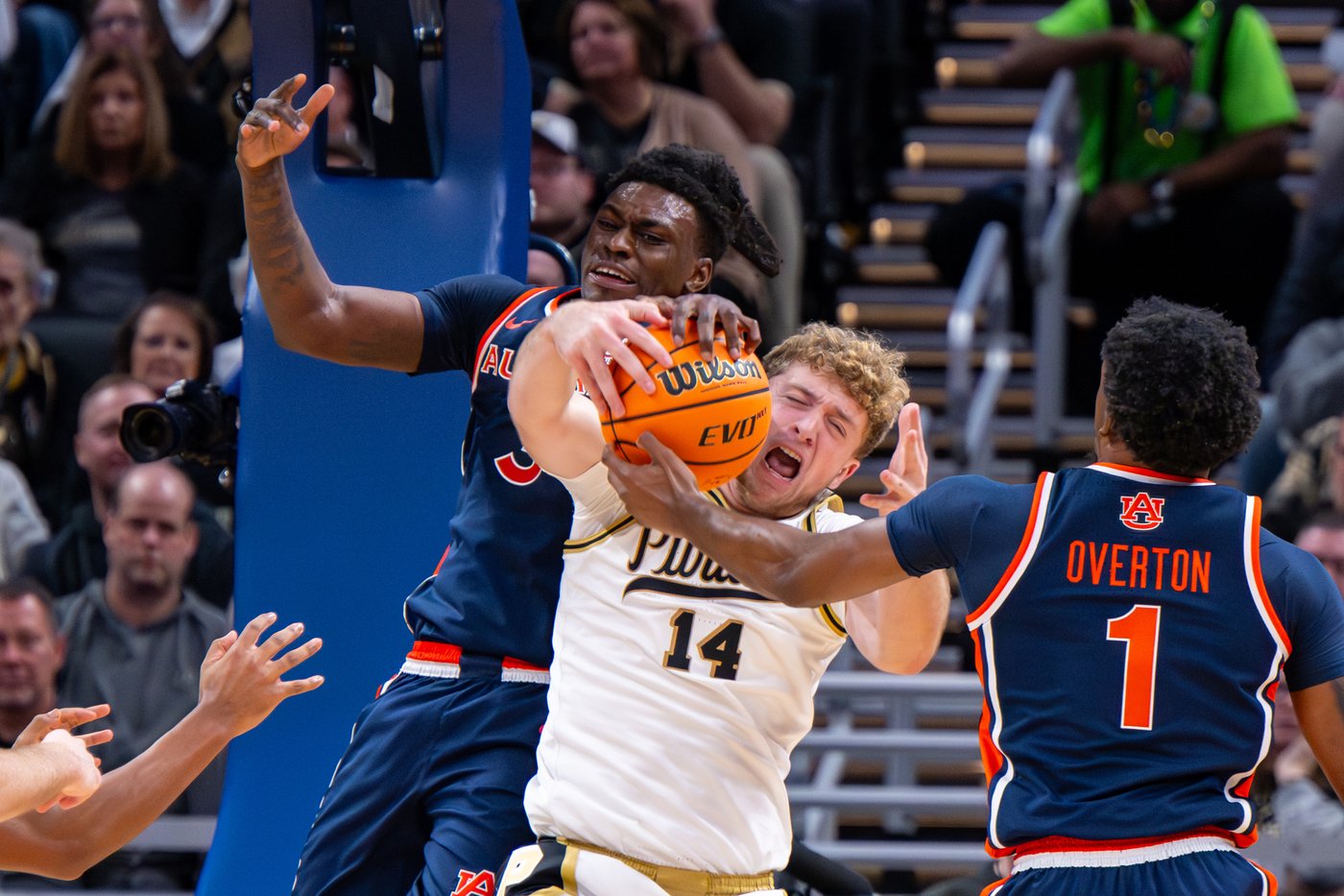 Kaufman-Renn scores 18 points and Smith has 14 assists as No. 6 Purdue routs No. 21 Auburn, 88-60 | iNFOnews.ca