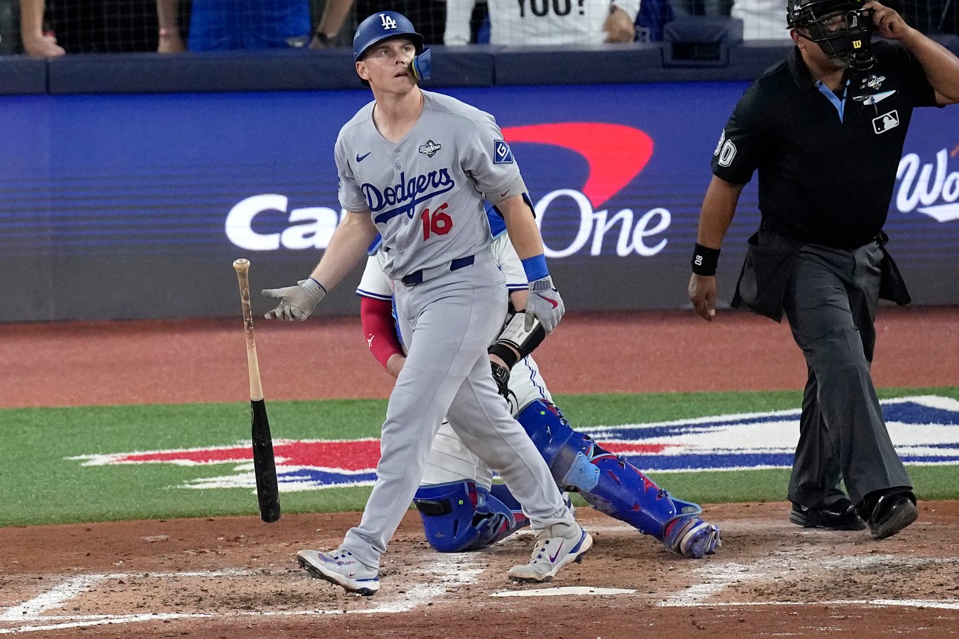 Dodgers beat Jays 5-1 in Game 2 of World Series | iNFOnews.ca