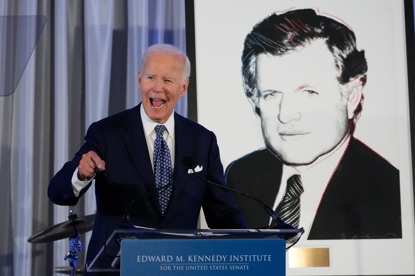 Biden calls these 'dark days' as he urges Americans to 'get back up' | iNFOnews.ca Biden calls these 'dark days' as he urges Americans to 'get back up' | iNFOnews.ca