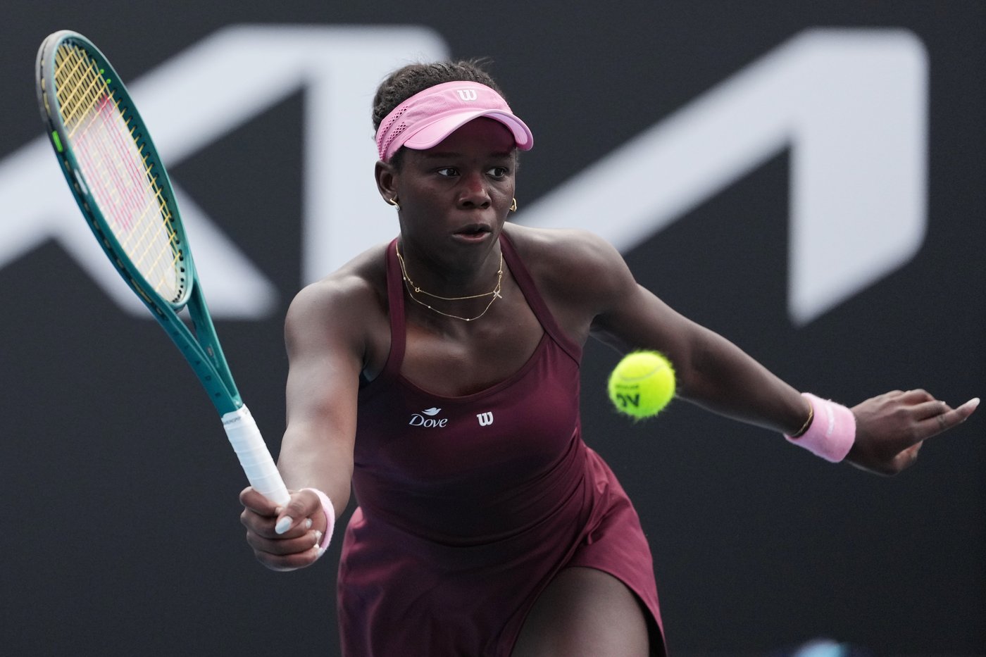 Seventh-seeded Auger-Aliassime forced to retire in first round at Australian Open | iNFOnews.ca