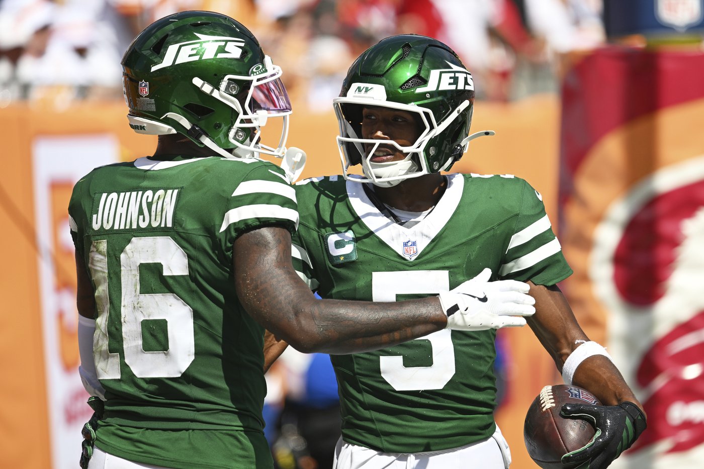 Jets and Dolphins meet on Monday night, each looking to avoid 0-4 start | iNFOnews.ca