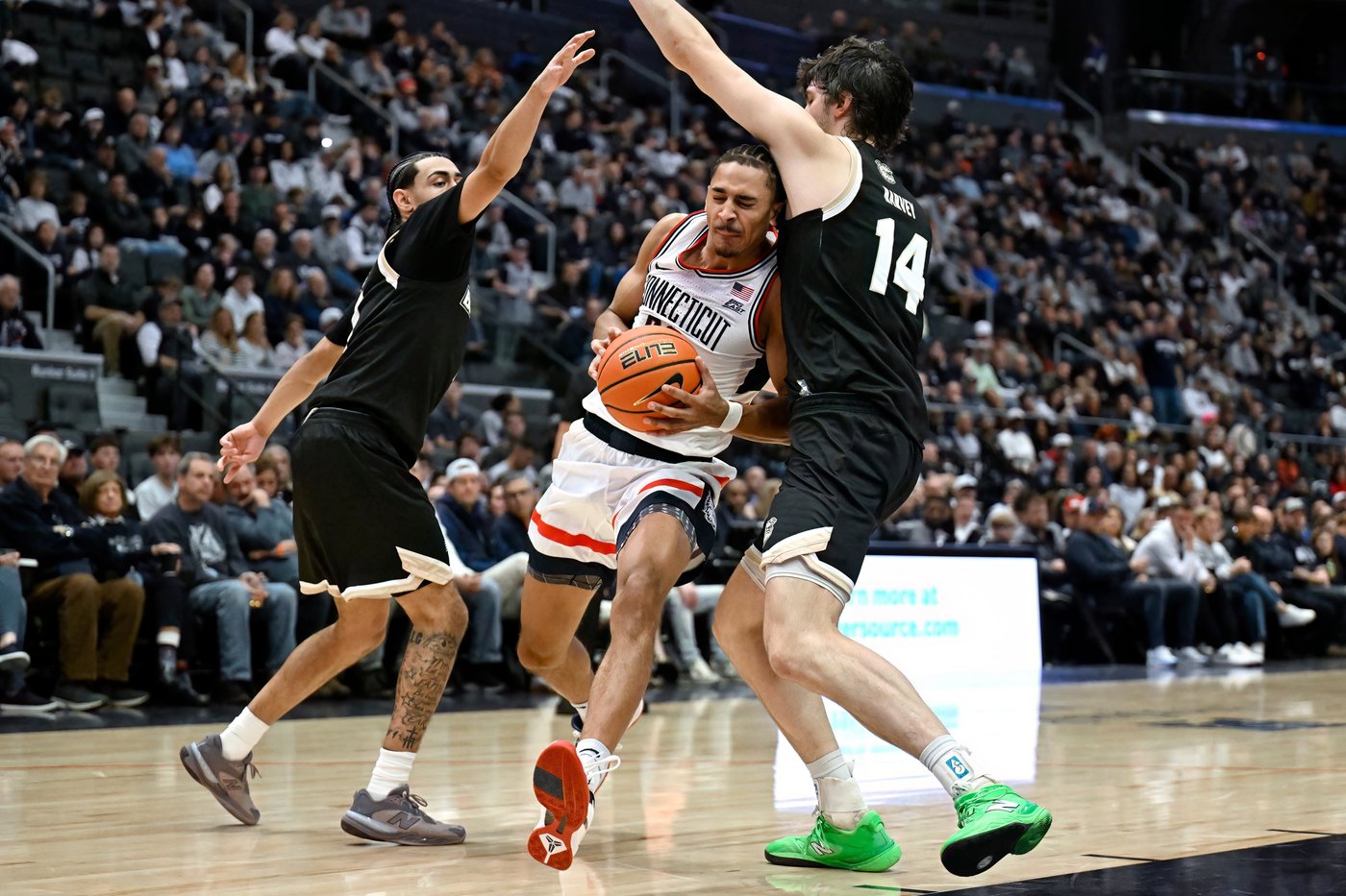 Silas Demary's triple-double powers No. 3 UConn Huskies past Bryant 72-49 | iNFOnews.ca Silas Demary's triple-double powers No. 3 UConn Huskies past Bryant 72-49 | iNFOnews.ca