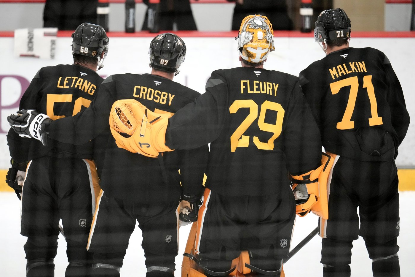 'Flower' blooms one last time in Pittsburgh as Marc-Andre Fleury takes a final bow for the Penguins | iNFOnews.ca