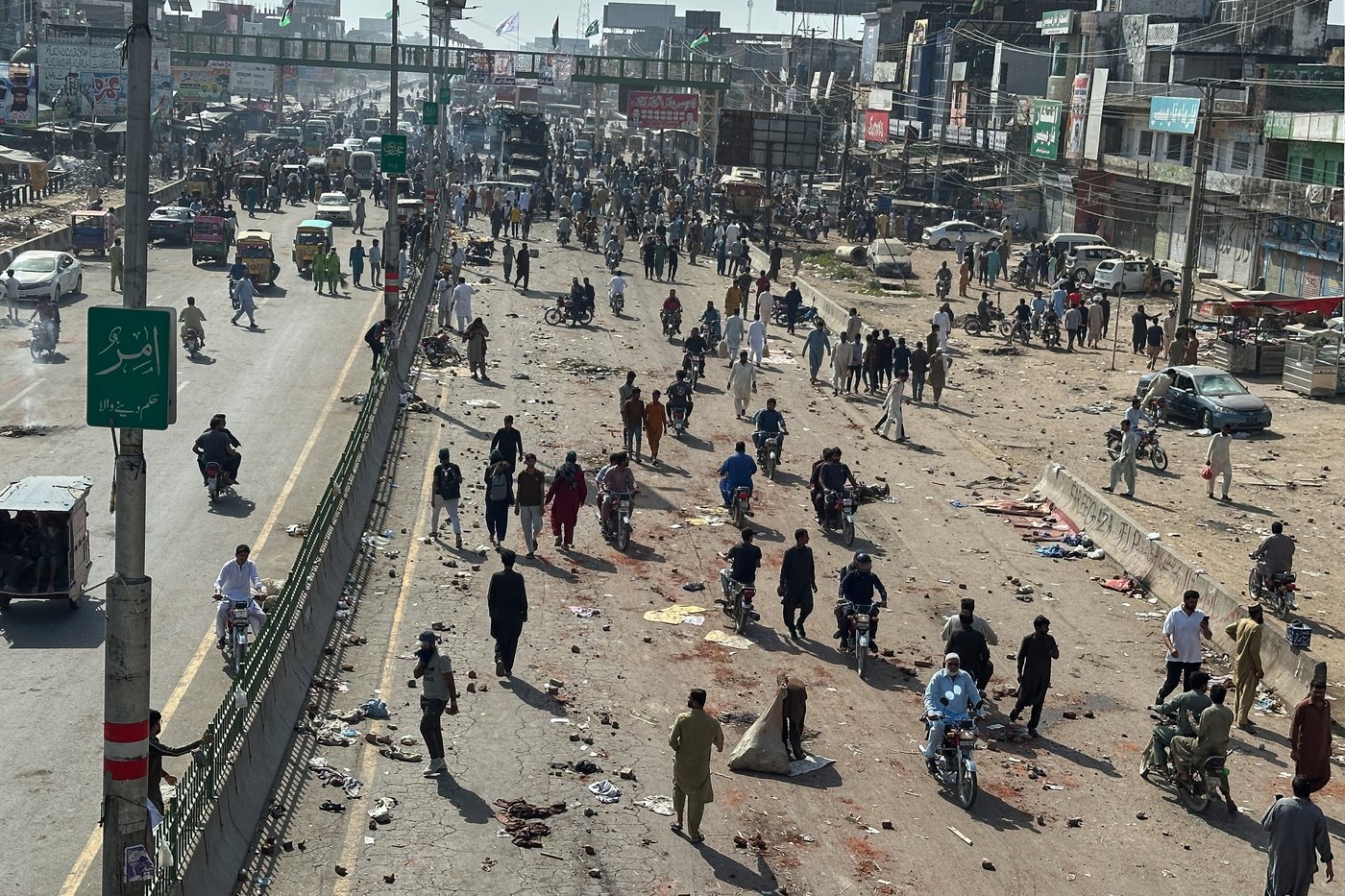 Pakistan police officer among 5 killed as authorities disperse pro-Palestinian march | iNFOnews.ca