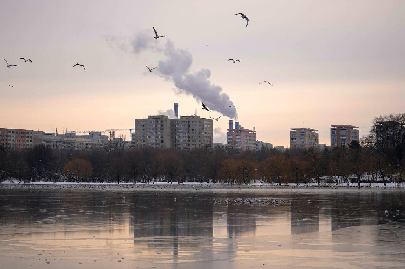 Freezing rain and ice disrupt travel across central and eastern Europe | iNFOnews.ca