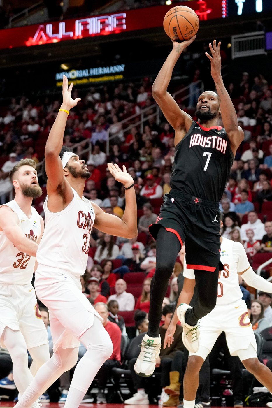 Kevin Durant scores 30 points to lead the Rockets to a dominant win over the Cavaliers | iNFOnews.ca