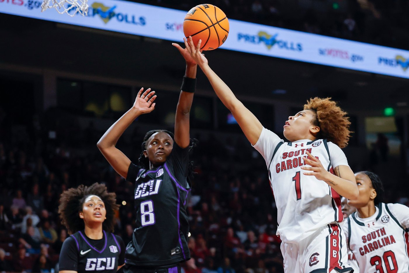Latson leads new-look No. 2 South Carolina to opening blowout over Grand Canyon 94-54 | iNFOnews.ca Latson leads new-look No. 2 South Carolina to opening blowout over Grand Canyon 94-54 | iNFOnews.ca