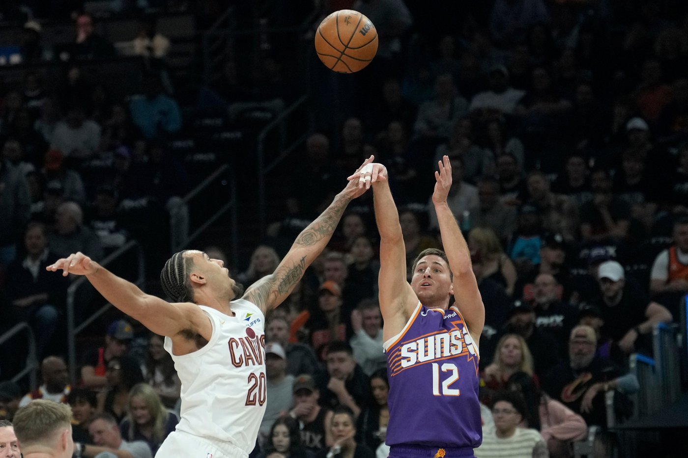 Suns sweep back-to-back, ending Cavaliers' winning streak at 5 with 126-113 victory | iNFOnews.ca