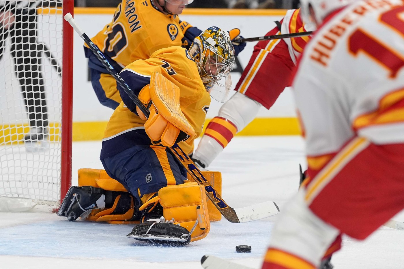 Michael Bunting leads the Nashville Predators past the Calgary Flames 4-2 | iNFOnews.ca