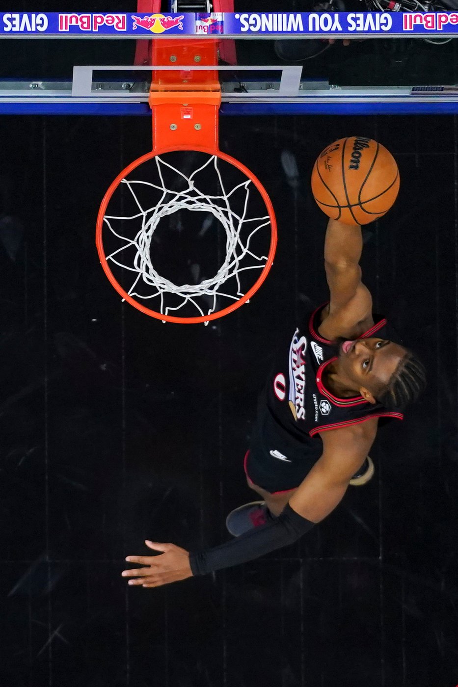 Tyrese Maxey scores 38 points to lead 76ers to 121-114 win over Mavericks | iNFOnews.ca