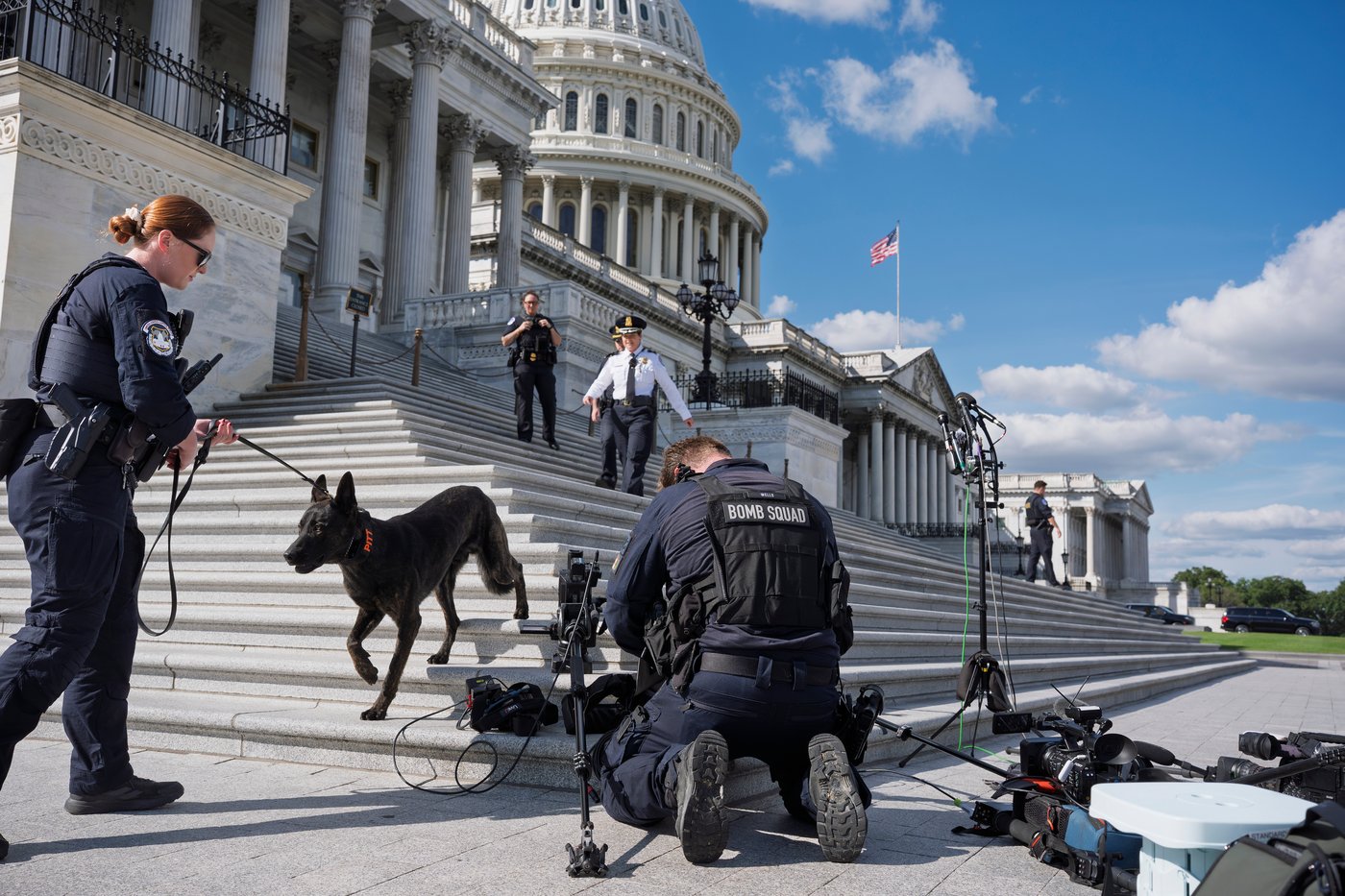 The Latest: National Guard deploys as ICE uses increasingly combative tactics in US cities | iNFOnews.ca