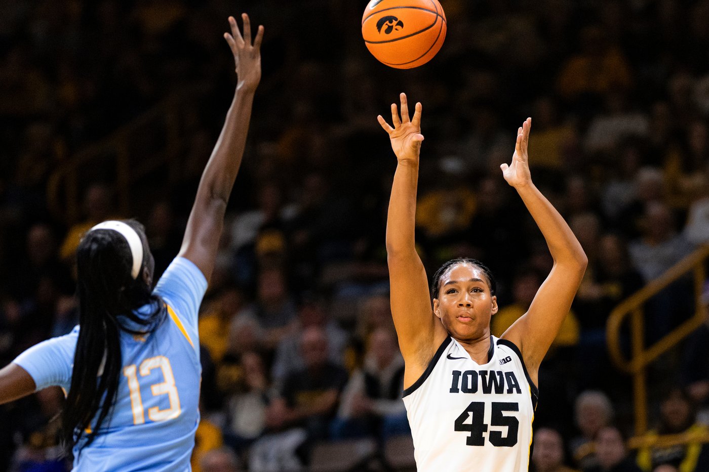 Heiden, Stuelke lead No. 21 Iowa women to 86-51 opening win over Southern | iNFOnews.ca