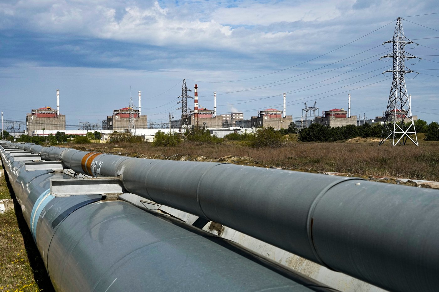 Zelenskyy warns that Russian drones endanger Chernobyl and other nuclear plants in Ukraine | iNFOnews.ca