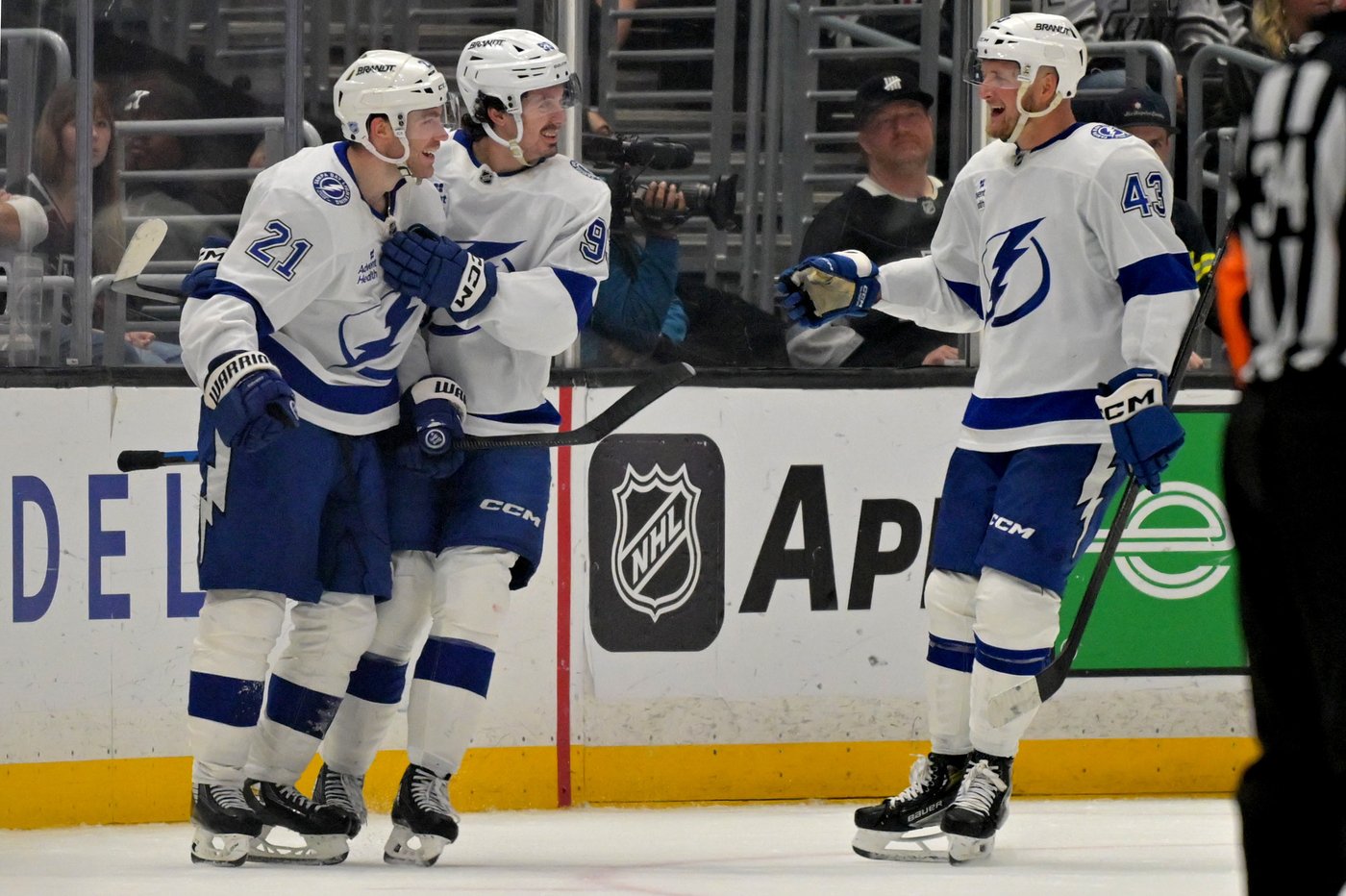 Cirelli, Goncalves key Lightning's 3rd-period comeback for their 6th straight win, 5-3 over LA Kings | iNFOnews.ca Cirelli, Goncalves key Lightning's 3rd-period comeback for their 6th straight win, 5-3 over LA Kings | iNFOnews.ca