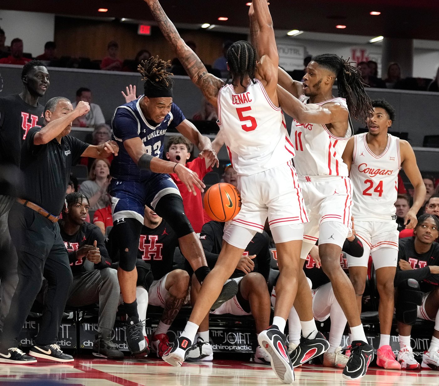 No. 7 Houston gets balanced offense in 99-57 win over New Orleans | iNFOnews.ca No. 7 Houston gets balanced offense in 99-57 win over New Orleans | iNFOnews.ca