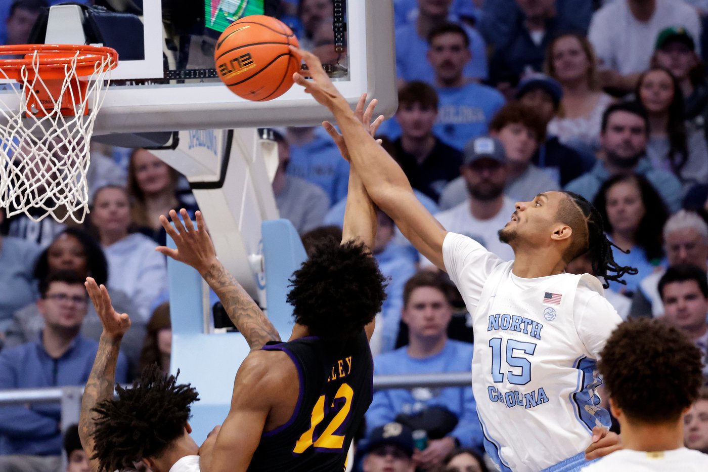 Caleb Wilson leads No. 12 North Carolina to season-high point total in 99-51 rout of East Carolina | iNFOnews.ca