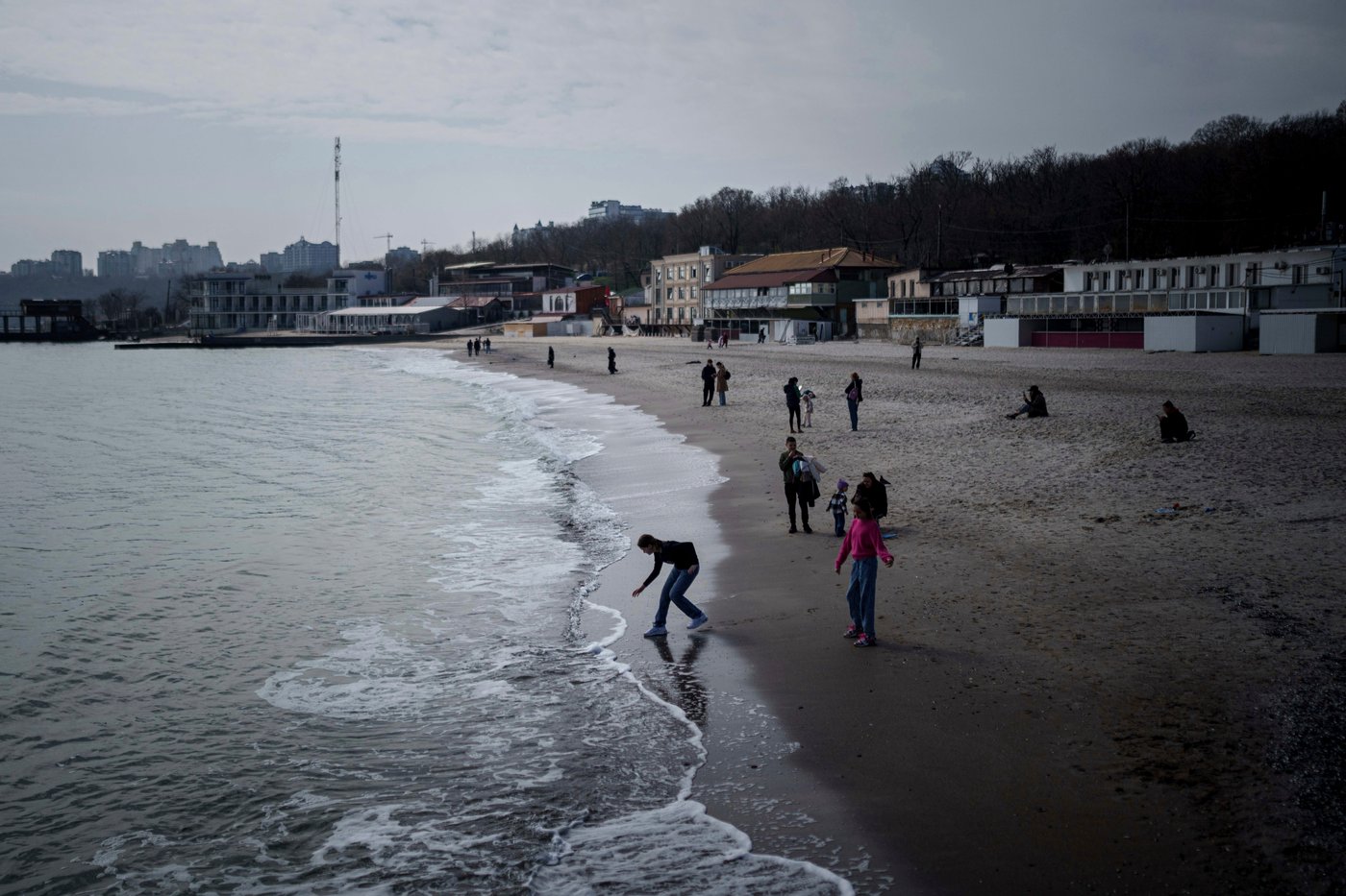 The top AP photos from Ukraine in 2025 show its grief and grit in another year of war | iNFOnews.ca