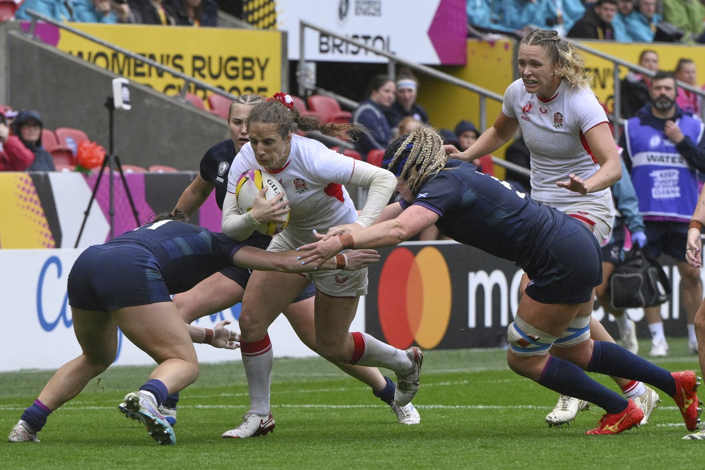 England winger Abby Dow starring at the Rugby World Cup with crochet and wins | iNFOnews.ca England winger Abby Dow starring at the Rugby World Cup with crochet and wins | iNFOnews.ca