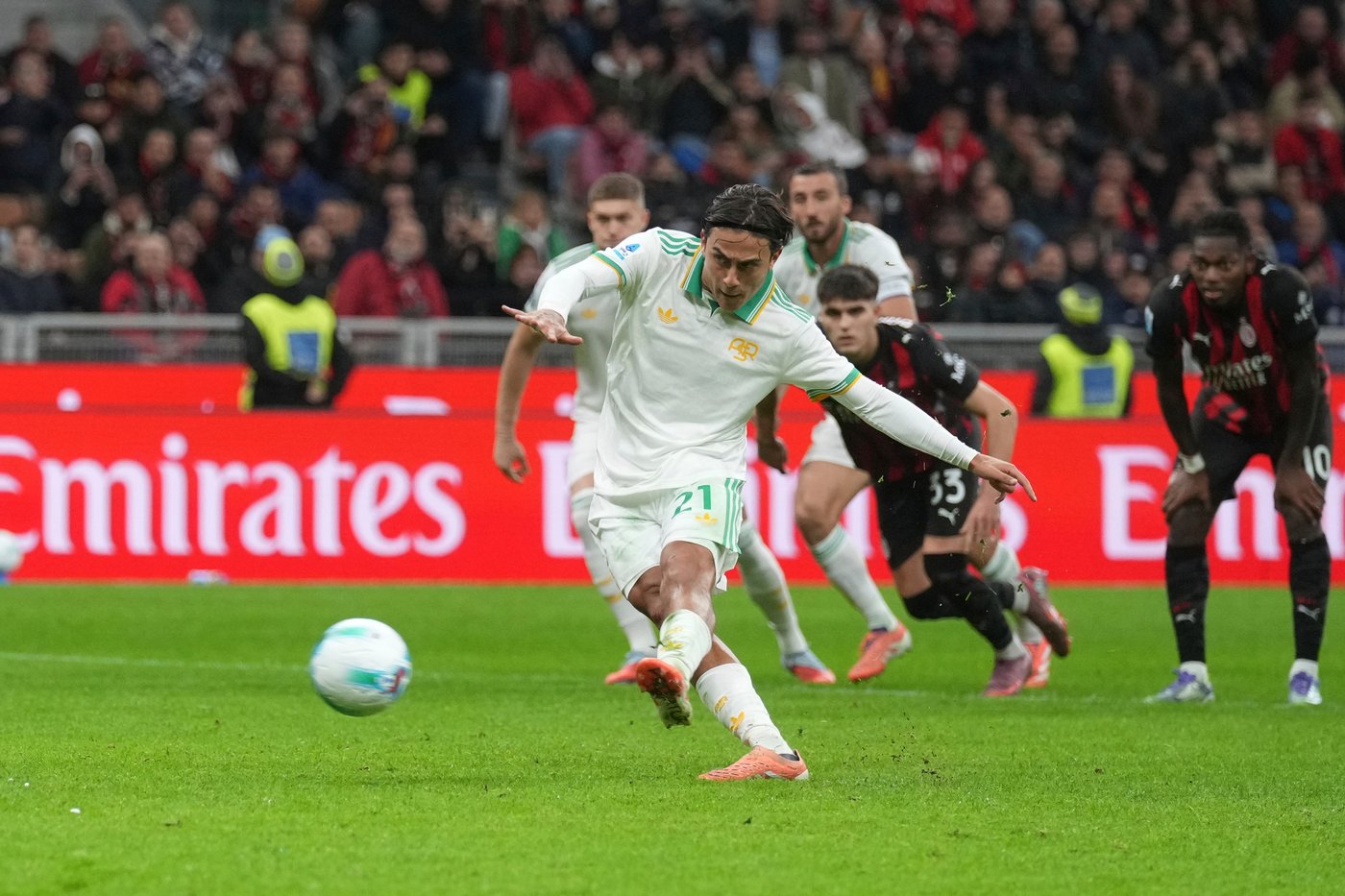 Leão and Maignan decisive for AC Milan in win over Roma; Pioli at risk with winless Fiorentina | iNFOnews.ca