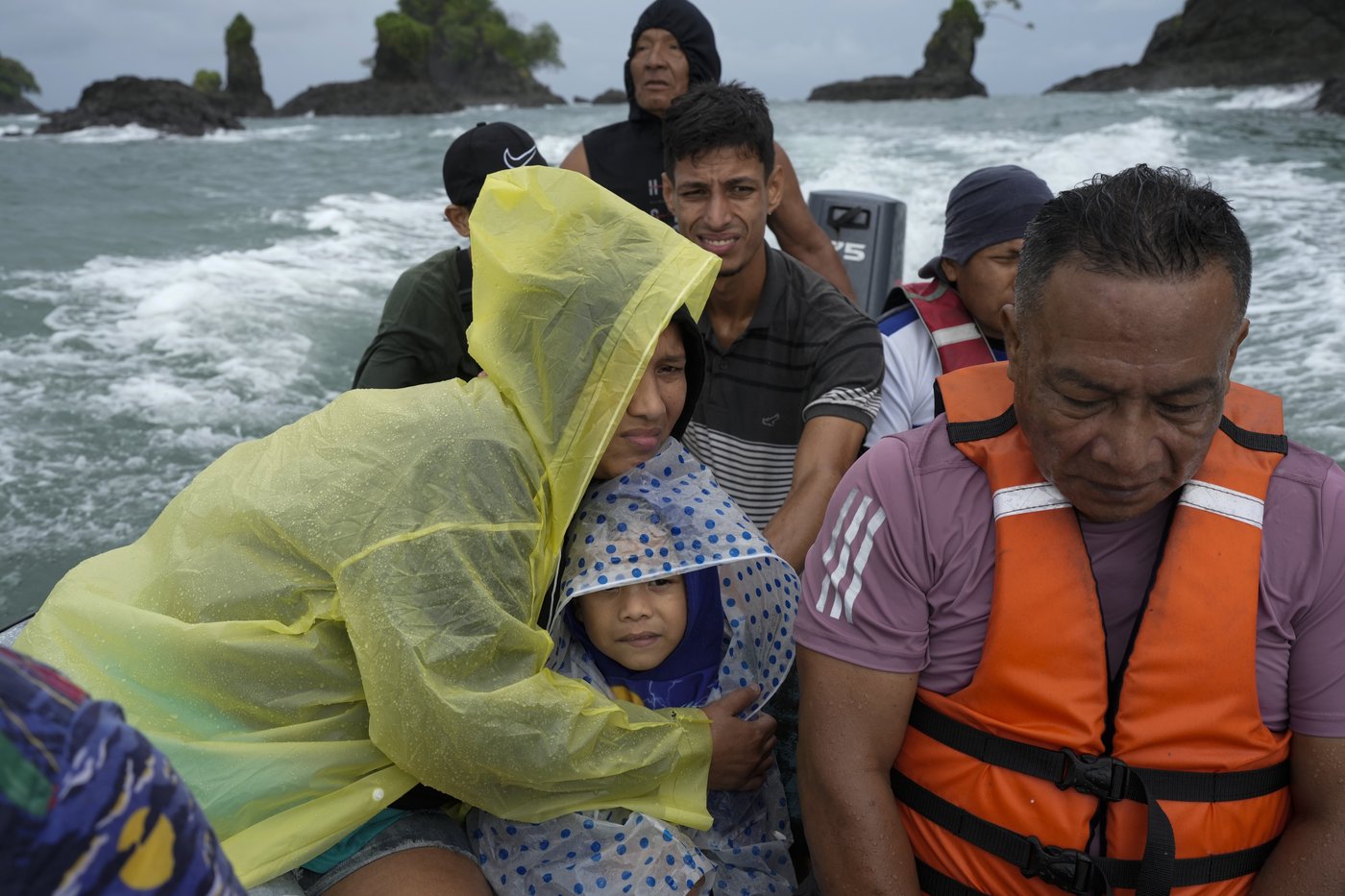 Venezuelans in 'reverse migration' pushed to new perils in effort to return home | iNFOnews.ca