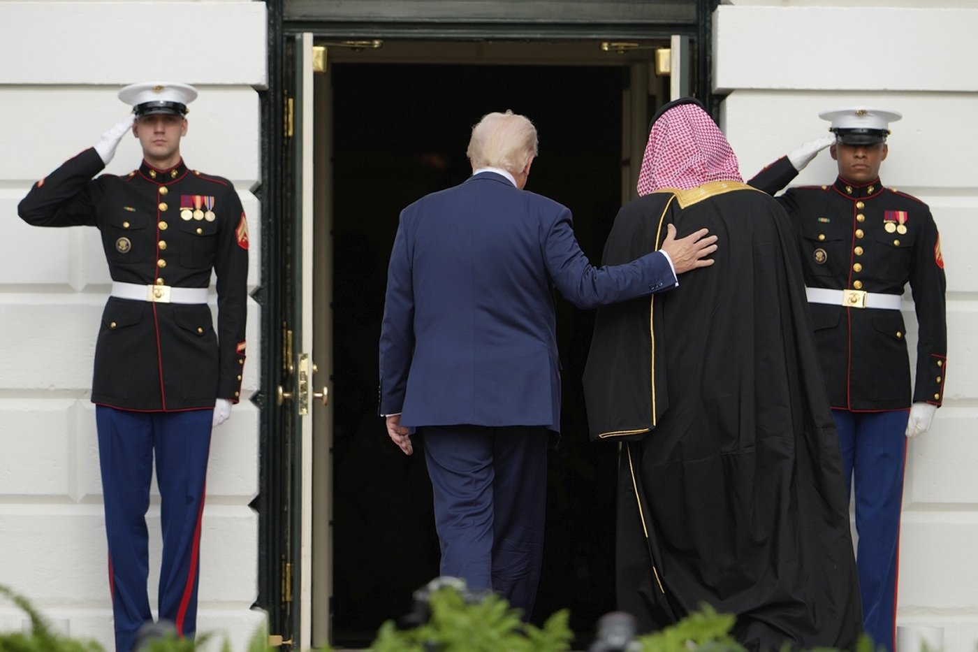 Trump welcomes Saudi crown prince at White House, in photos | iNFOnews.ca