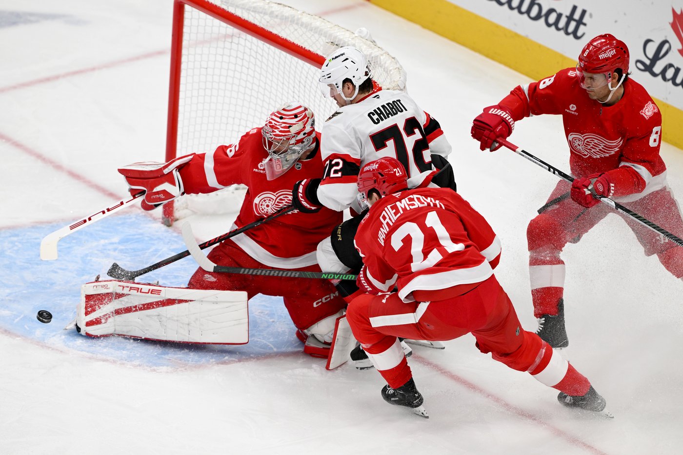 DeBrincat scores in OT to give Red Wings 4-3 win over Senators | iNFOnews.ca DeBrincat scores in OT to give Red Wings 4-3 win over Senators | iNFOnews.ca