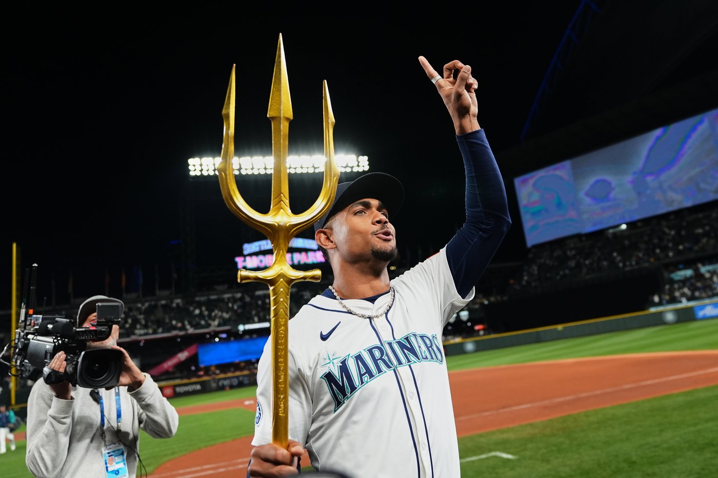 Tigers return to Detroit for 1st time in 2-plus weeks, hosting Mariners in Game 3 of ALDS tied at 1 | iNFOnews.ca